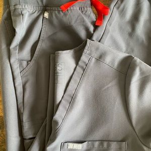 Figs Small/Tall Charcoal Zamora Joggers and Small Catarina Top